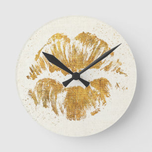Wild Apple Elegant Stylish Kiss Round Clock
