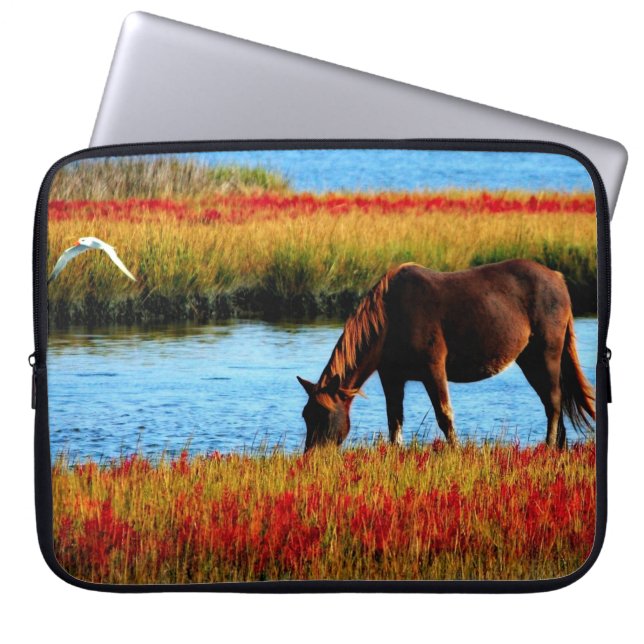 Wild horse laptop sleeve (Front)