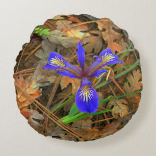 Wild Iris bloom..... Round Pillow