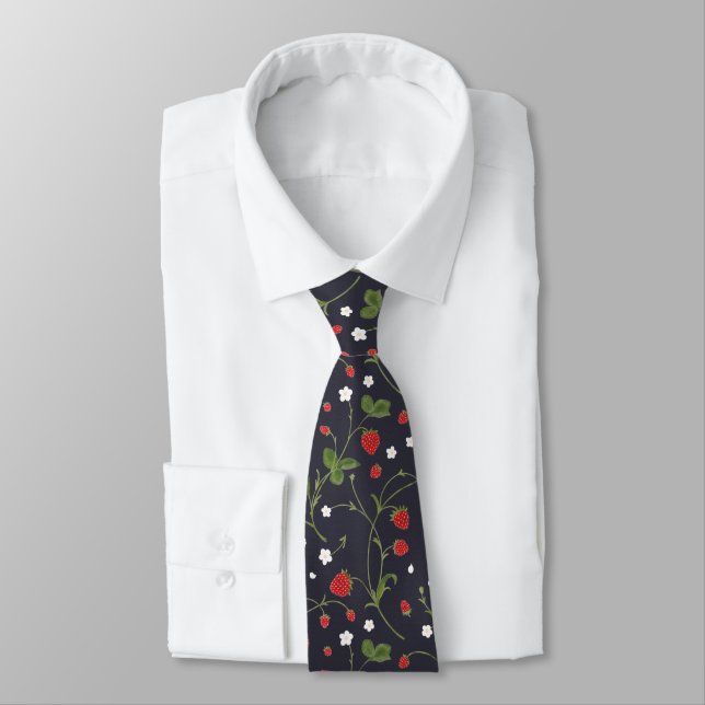 Wild Strawberries (Polar Night) – Neck Tie (Tied)