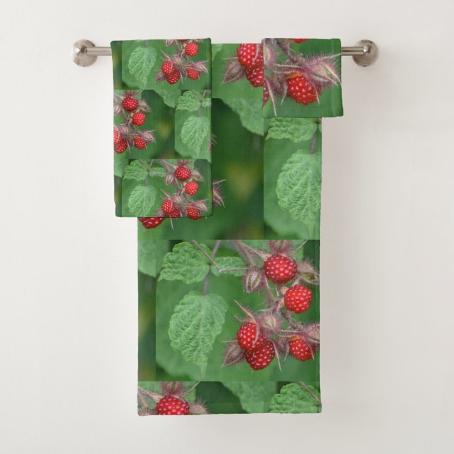 Wild Strawberry Bath Towel Set (Insitu)