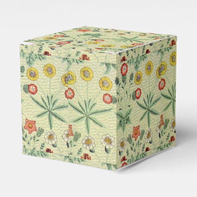 William Morris Daisy Floral Wallpaper Pattern Favor Box (Front Side)
