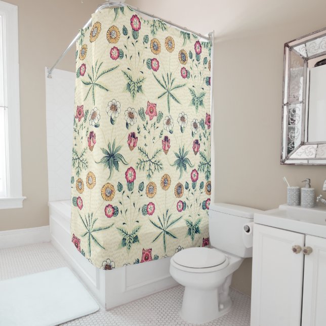 William Morris Daisy Wallpaper (In Situ)