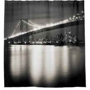 Williamsburg bridge in New York City at night