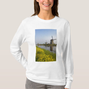 Windmills along the canal in Kinderdijk, T-Shirt