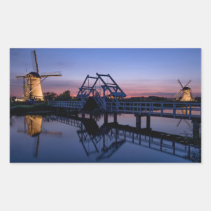 Windmills et un autocollant rectangulaire de pont-
