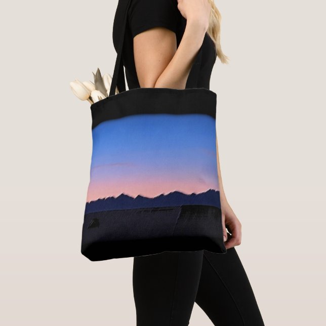 Winter early morning tote bag (Close Up)