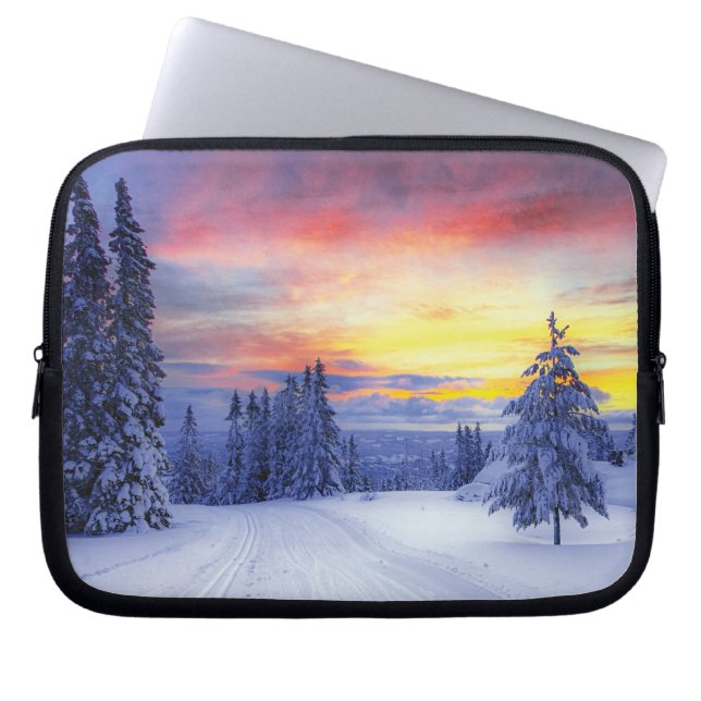 Winter scenery  laptop sleeve (Front)