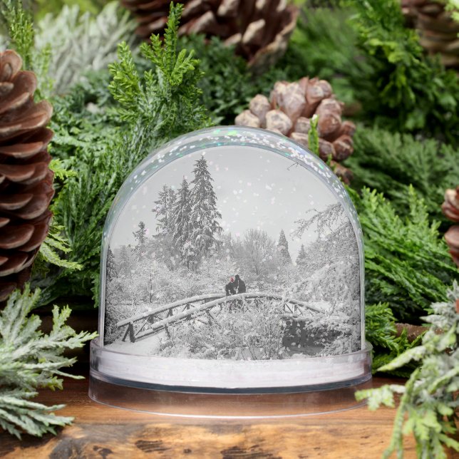 Winter Snow Globe Personalized Romantic Snowglobe (Hiver)