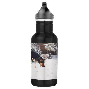 Winter snow scene with cute black and tan dog 532 ml water bottle