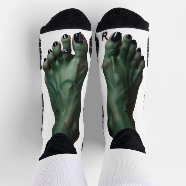 🧙‍♀️ Witches’ Feet Socks  (Top)