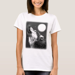 Wolf Howling at Moon T-Shirt