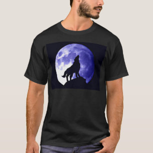 Wolf Howling at Moon T-Shirt