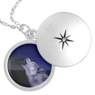 Wolf howling at the moon in the sea locket necklace