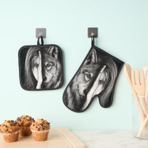 Wolf Woman Oven Mitt & Pot Holder Set