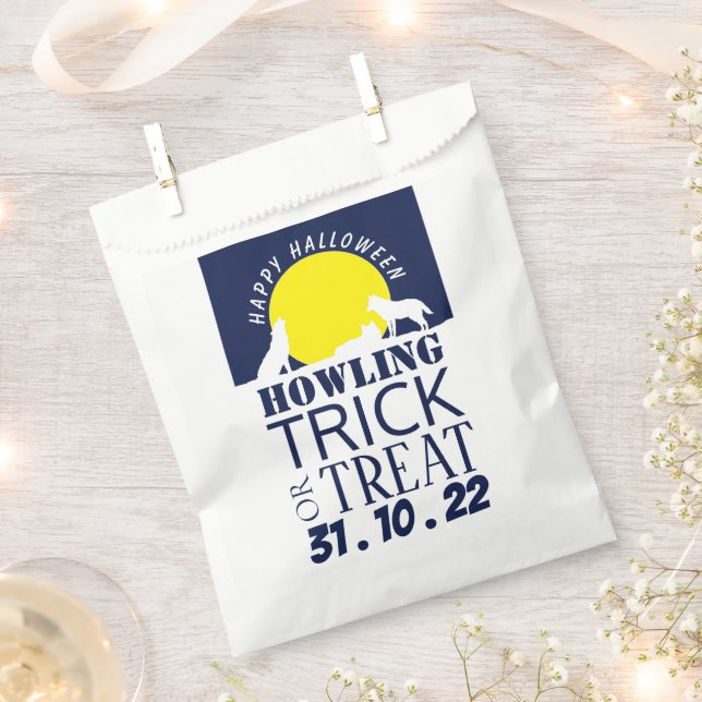 Wolves in Moonlight, Halloween Party Treat Favor  Favour Bag (Clipped)