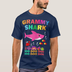 Womens Grammy SharkMatching Family Mothers Day Gif T-Shirt