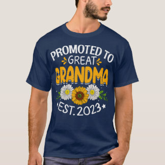 Womens Promoted To Great Grandma Est 2023 Pregnanc T-Shirt