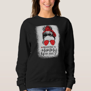 Womens Promoted To Mommy 2022 First Time Mom Mothe Sweatshirt
