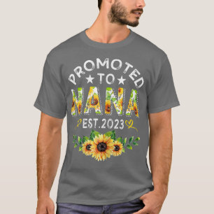 Womens Promoted To Nana Est 2023 Pregnancy New Mom T-Shirt