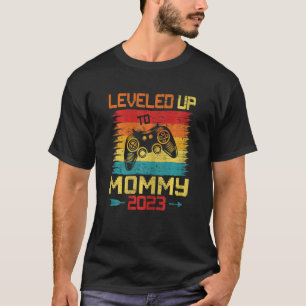 Womens Retro Levelled Up To Mommy 2023 Pregnancy R T-Shirt