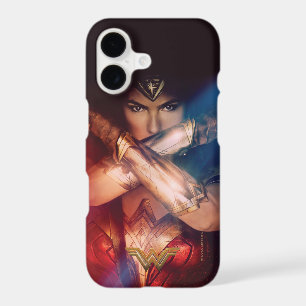 Wonder Woman bloquant avec des bracelets