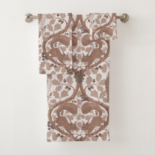 Woodland Whispers/Owls and Squirrels in the Oak/mo Bath Towel Set
