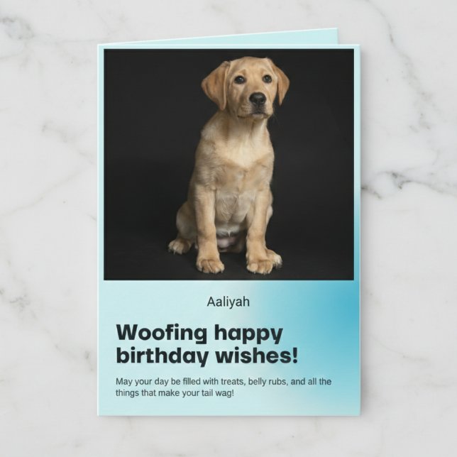 Woofing Bonne carte Labrador d'anniversaire (Modern, simple, and full of puppy love.)
