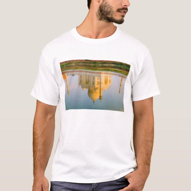 World famous Taj Mahal temple reflection at T-Shirt (Front)
