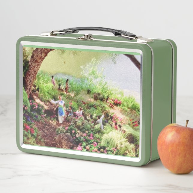 WORLD IS A CIRCLE Metal Lunchbox (In Situ)