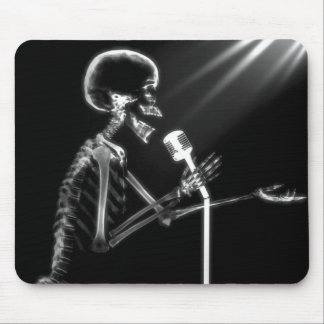 X-RAY SKELETON SINGING ON RETRO MIC - B&W MOUSE PAD