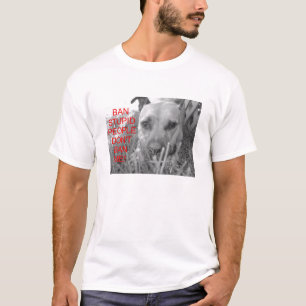 Xena avec le T-shirt de mots