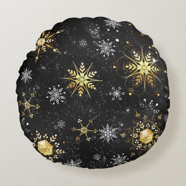 Xmas Golden Snowflakes on Black Background Round Pillow (Front)