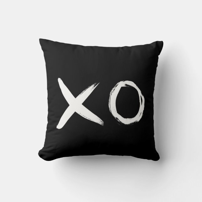 XO black and white pillow (Front)