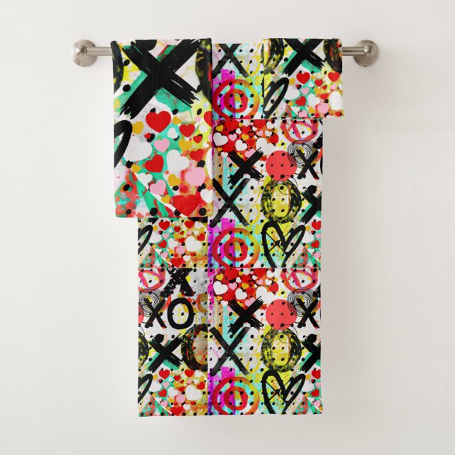 XOXOXOXOXO Collection Bath Towel Set (Insitu)