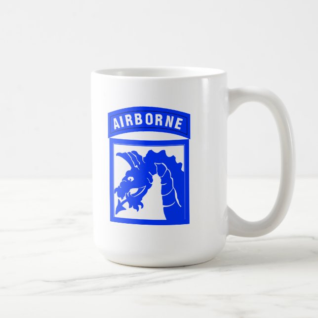 XVIII tasse aéroportée de "dragons de ciel" de (Droite)