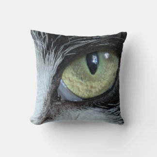 Xylo's Throw Pillow