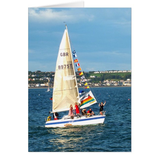 Yacht avec drapeaux (Devant)