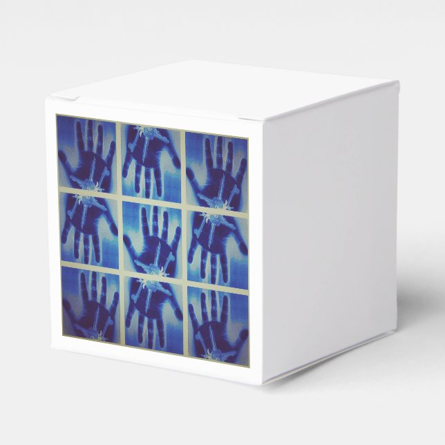 yaie many blue hands  favor box (Front Side)