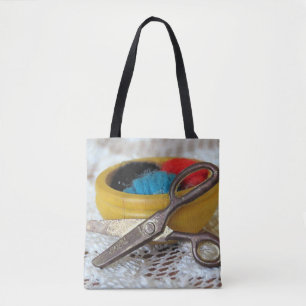 Yarn and scissors - tote bag