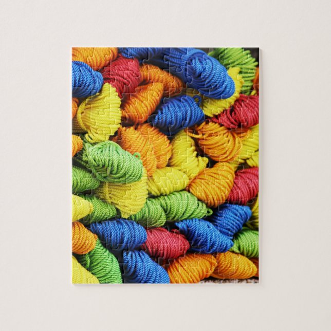 Yarn Puzzle (Vertical)