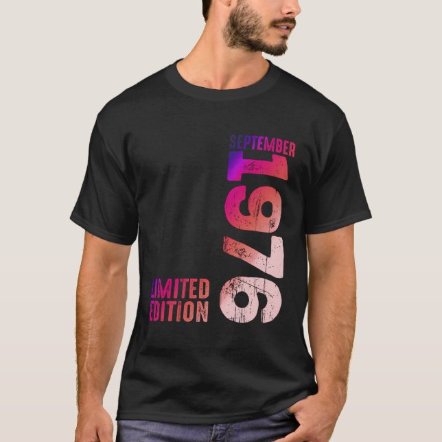 Year 1976 Month Of September 1976 Retro 1976 Vinta T-Shirt (Front)
