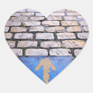 Yellow arrow heart sticker