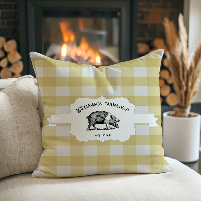 Yellow Buffalo Plaid Farm Pig Throw Pillow (Yellow Buffalo Plaid Farm Pig Throw Pillow)