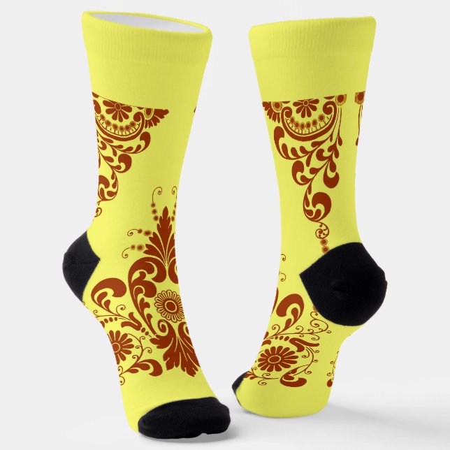 yellow curlicues print socks (Angled)
