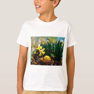 Yellow Daffodils and a Yellow Easter egg T-Shirt