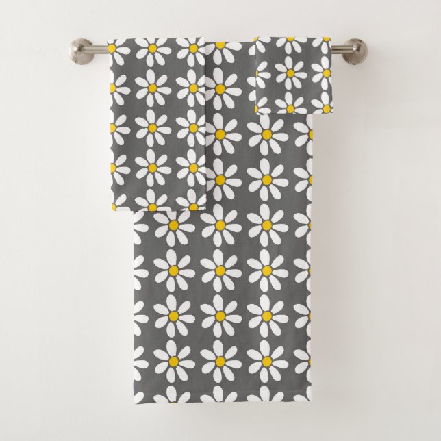 Yellow Grey White Daisy Pattern Bath Towel Set (Insitu)