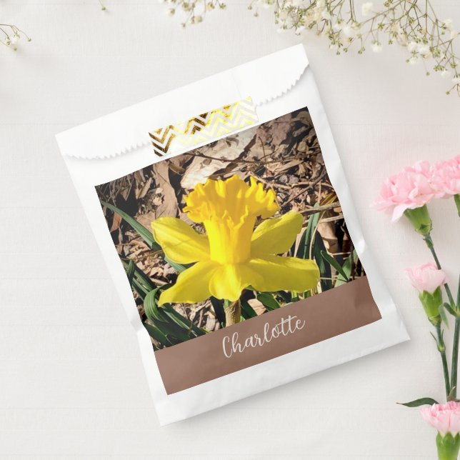 Yellow Spring Daffodil in the Garden Custom Name   Favour Bag (Sealed)