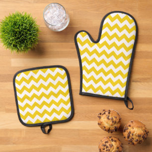 Yellow Zigzag, Yellow Chevron, Geometric Pattern Oven Mitt & Pot Holder Set