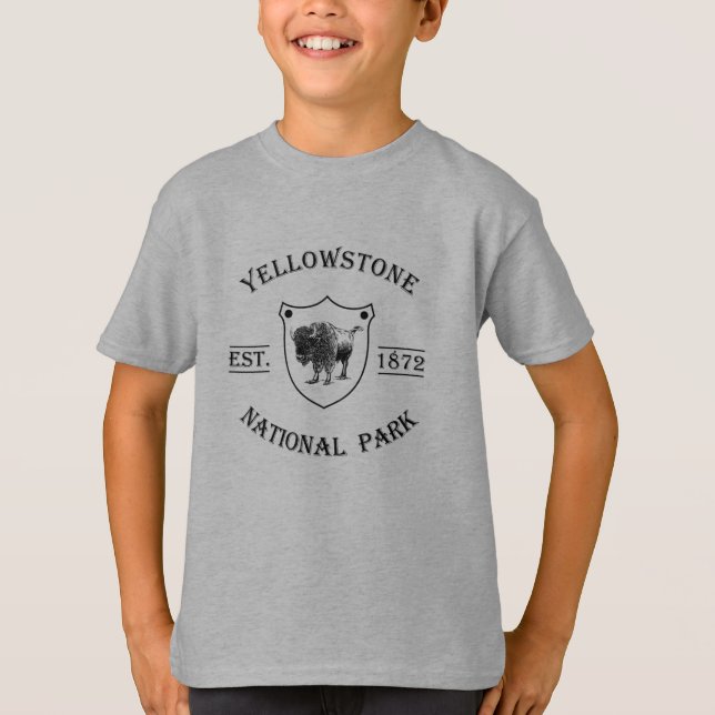 Yellowstone national park T-Shirt (Front)